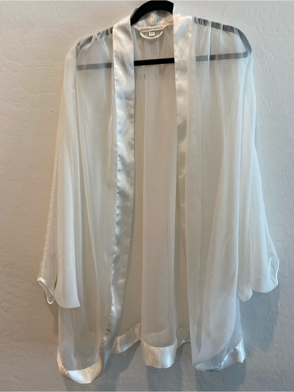 Victoria's Secret Sheer Satin-Trim Kimono Robe